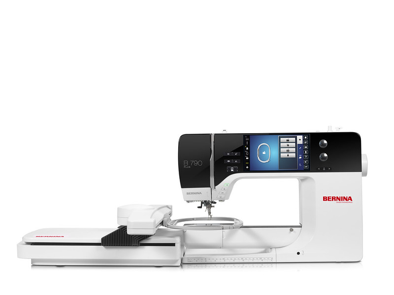 Bernina 790 PLUS con unità ricamo compresa