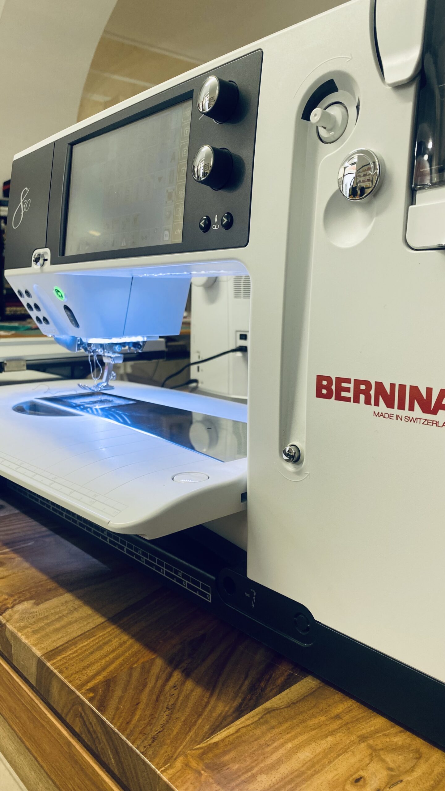 BERNINA 830 USATA